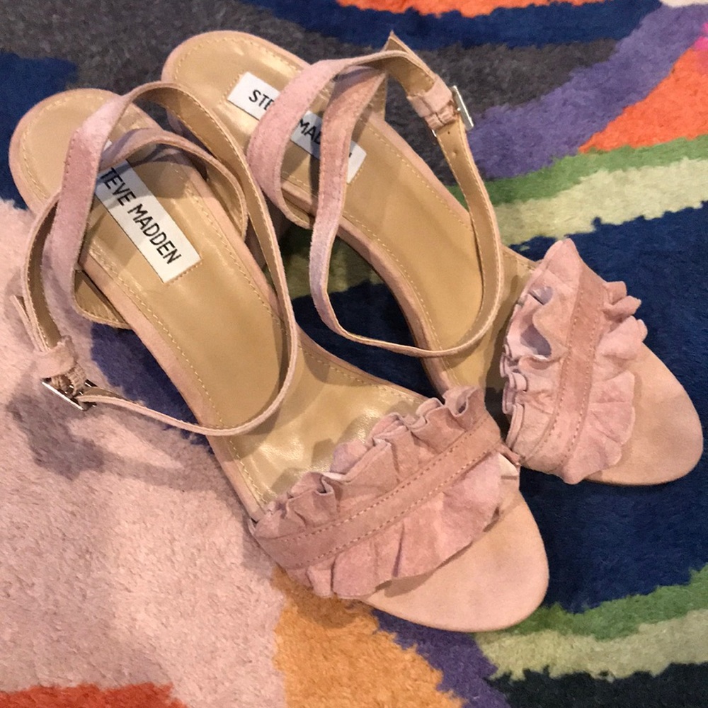 Steve Madden Ruffle Sandals